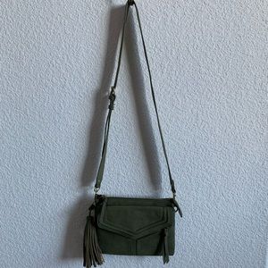 SOLD 🚫 Olive Tillys Purse 💚